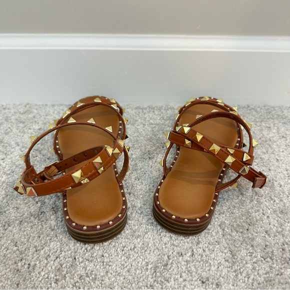 NWOB Steve Madden Madden Girl Studded Ankle Strap Gladiator Sandals - Picture 6 of 8